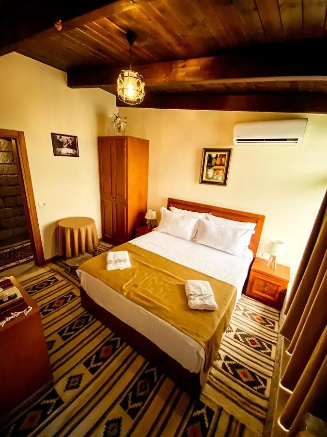 Alojamento de Acomodação e Pequeno-almoço Hotel Iliria Canaj Albânia